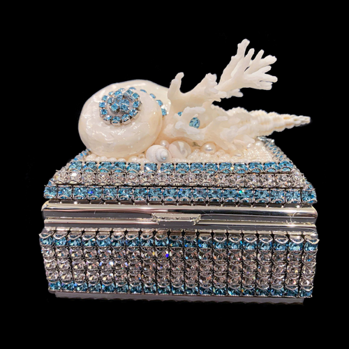 Aquamarine Shell Cluster Ring Box Featuring Premium Crystal