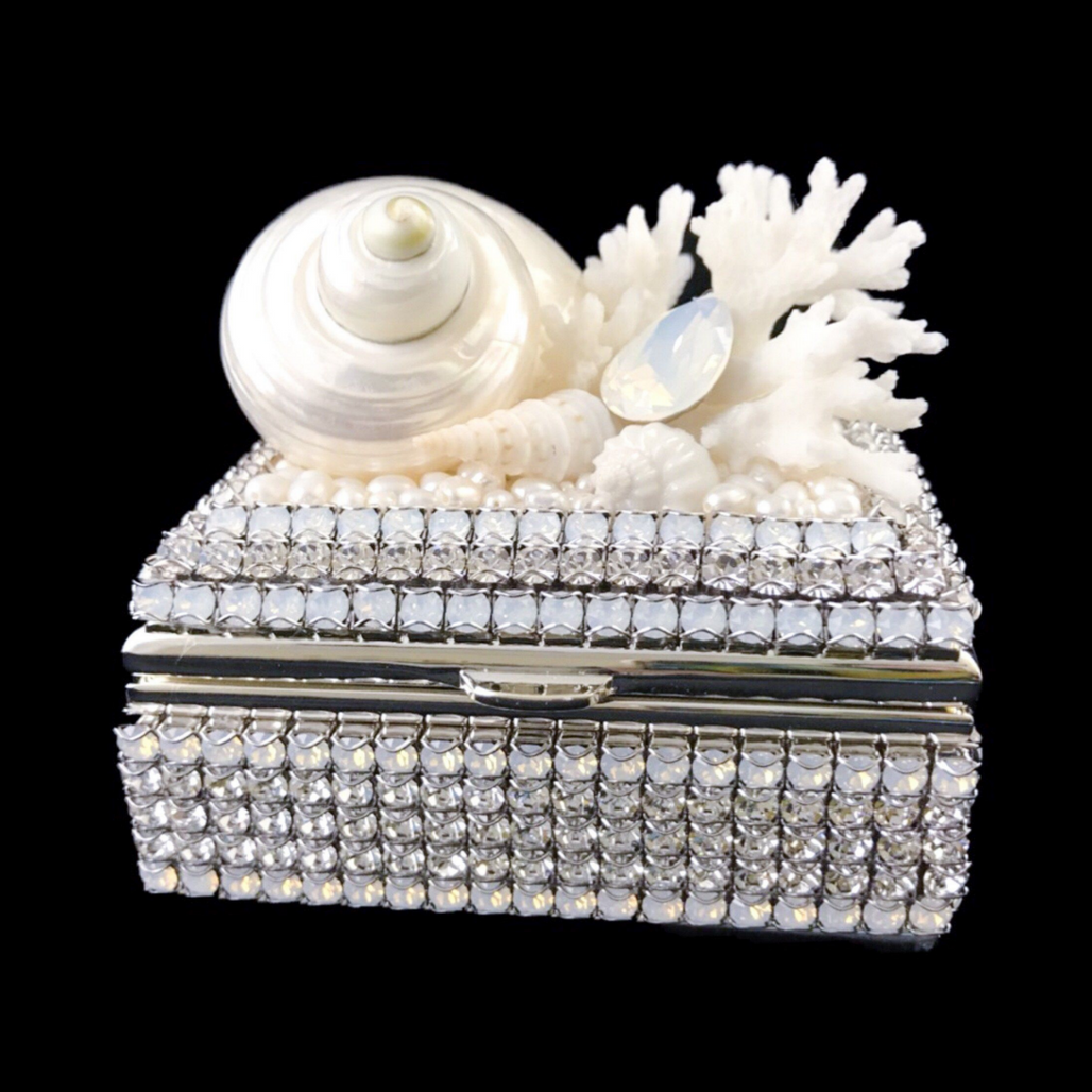Classic White Opal Shell Cluster Ring Box Featuring Premium Crystal